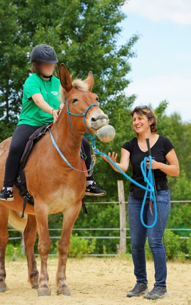 equi-handi-activite-jeu-balle-a-cheval