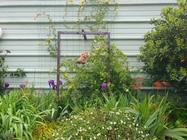 Aménagement fleuri et décoré